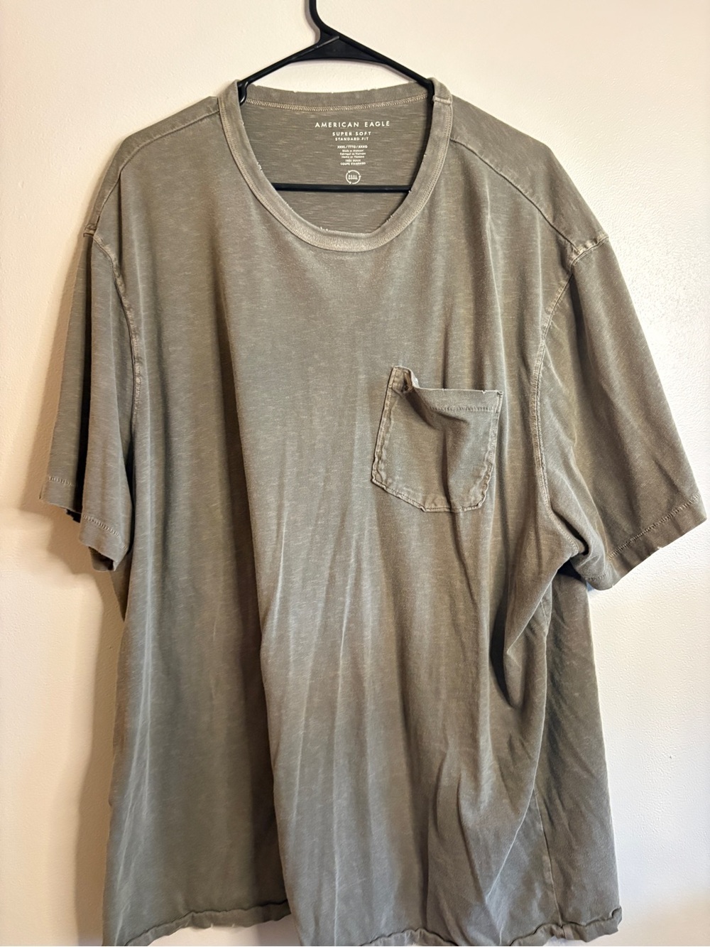 American Eagle Outfitters Olive Green Short-Sleeve Pocket Tee